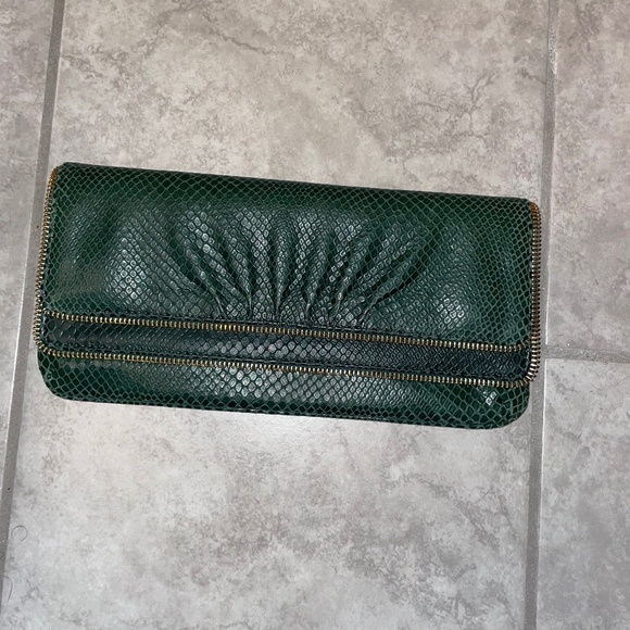 LAUREN MERKIN Green Leather Snakeskin Embossed Clutch - Picture 1 of 7